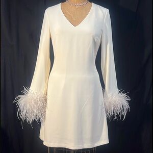 Flora Bea Tracey sheath dress in Shell White/V-neck/crêpe w/boa @cuffs-NWT